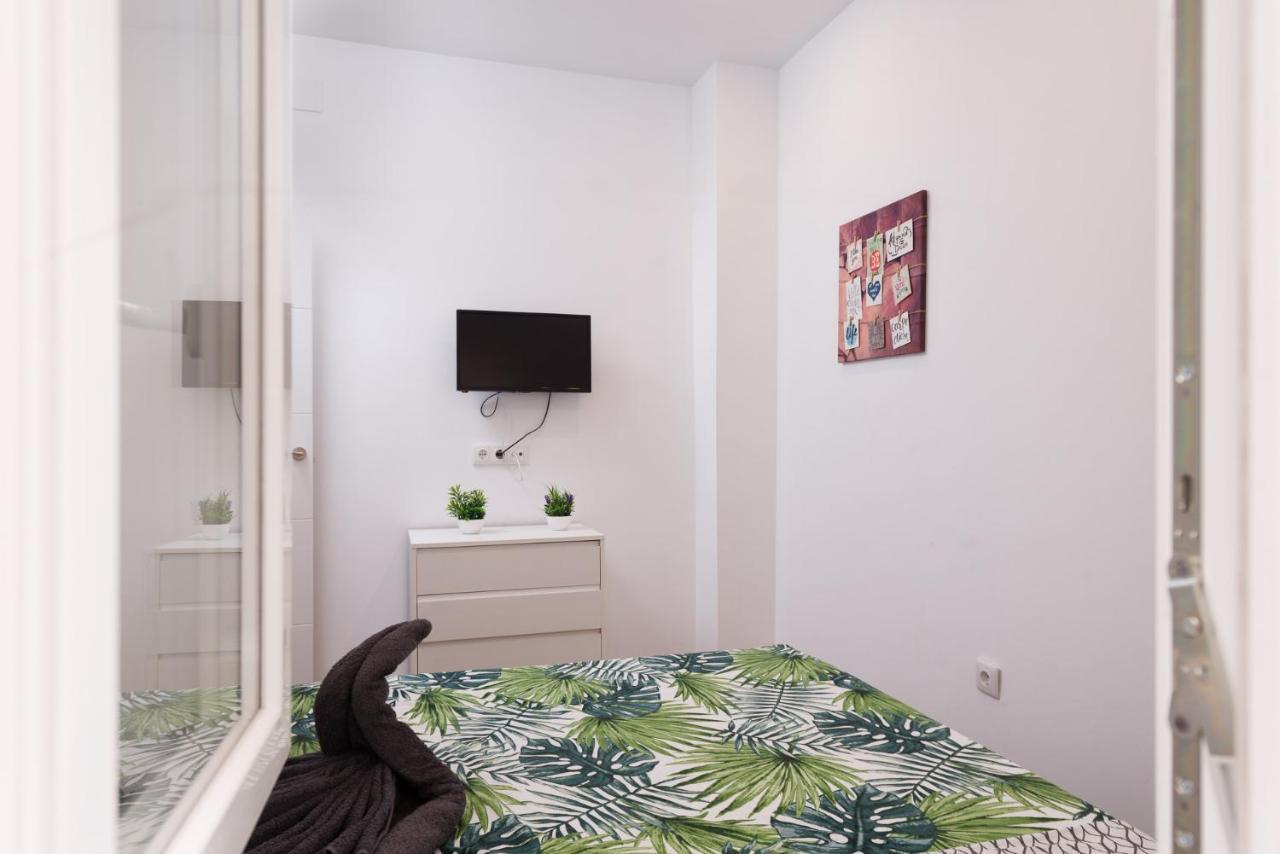 Cozy 3 Bed Apartment In The Heart Of Alicante Exterior photo