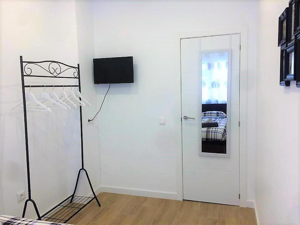 Cozy 3 Bed Apartment In The Heart Of Alicante Exterior photo